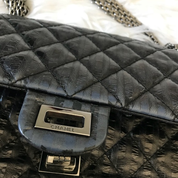 Chanel Grey Glazed Reissue 226 - Picture 7 of 8
